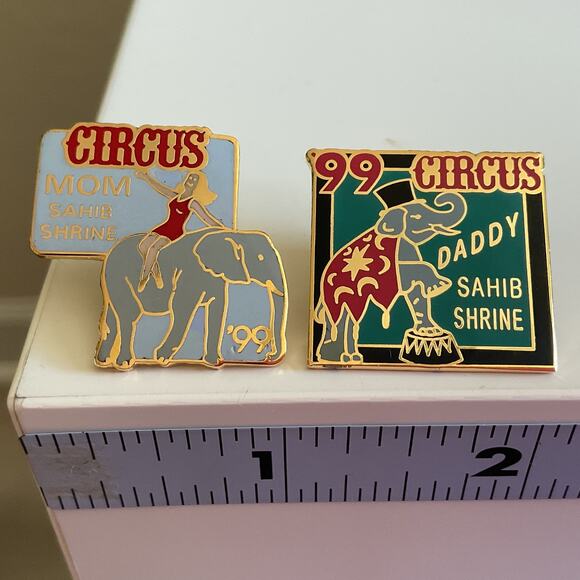 Sahib Shrine Circus Mom and Dad Pin 1999 Collectors Pins with Backs Great Cond. - Picture 6 of 6
